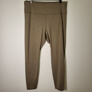 Girlfriend Collective Seamless Leggings in Heathered Forest Green size 3XL